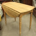 801 2375 DROP-LEAF TABLE